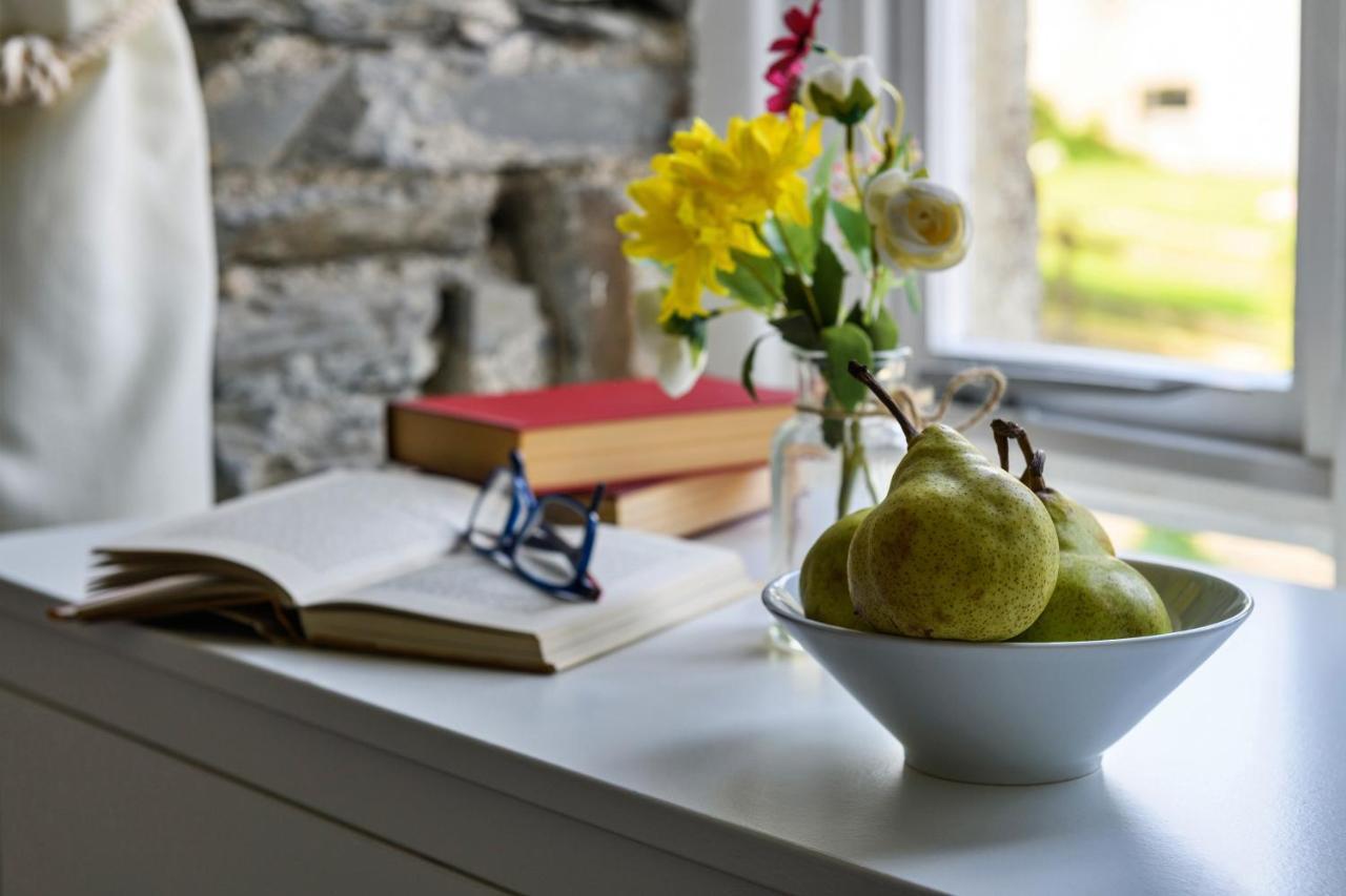 Finest Retreats - Luxury Converted Chapel With Hot Tub & Games Room Dinas Mawddwy Exterior foto